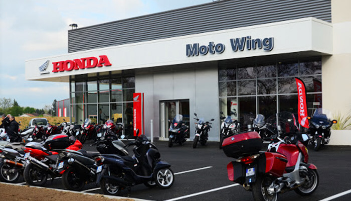motorcycle rental Moto Wing