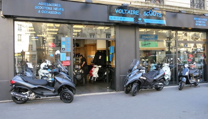 motorcycle rental Voltaire Scoots