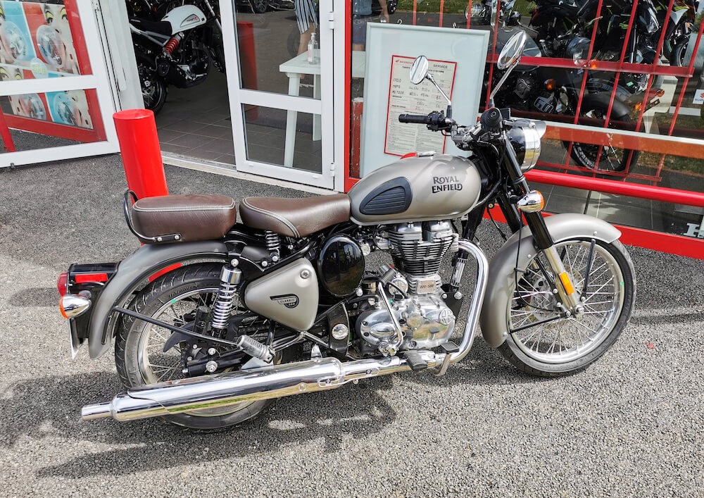 location moto Pau Royal Enfield 650 Interceptor 1