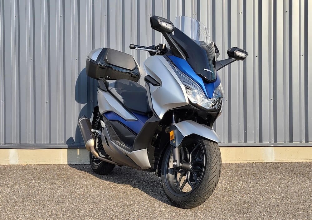 Location moto Pau KTM 790 Duke L 1