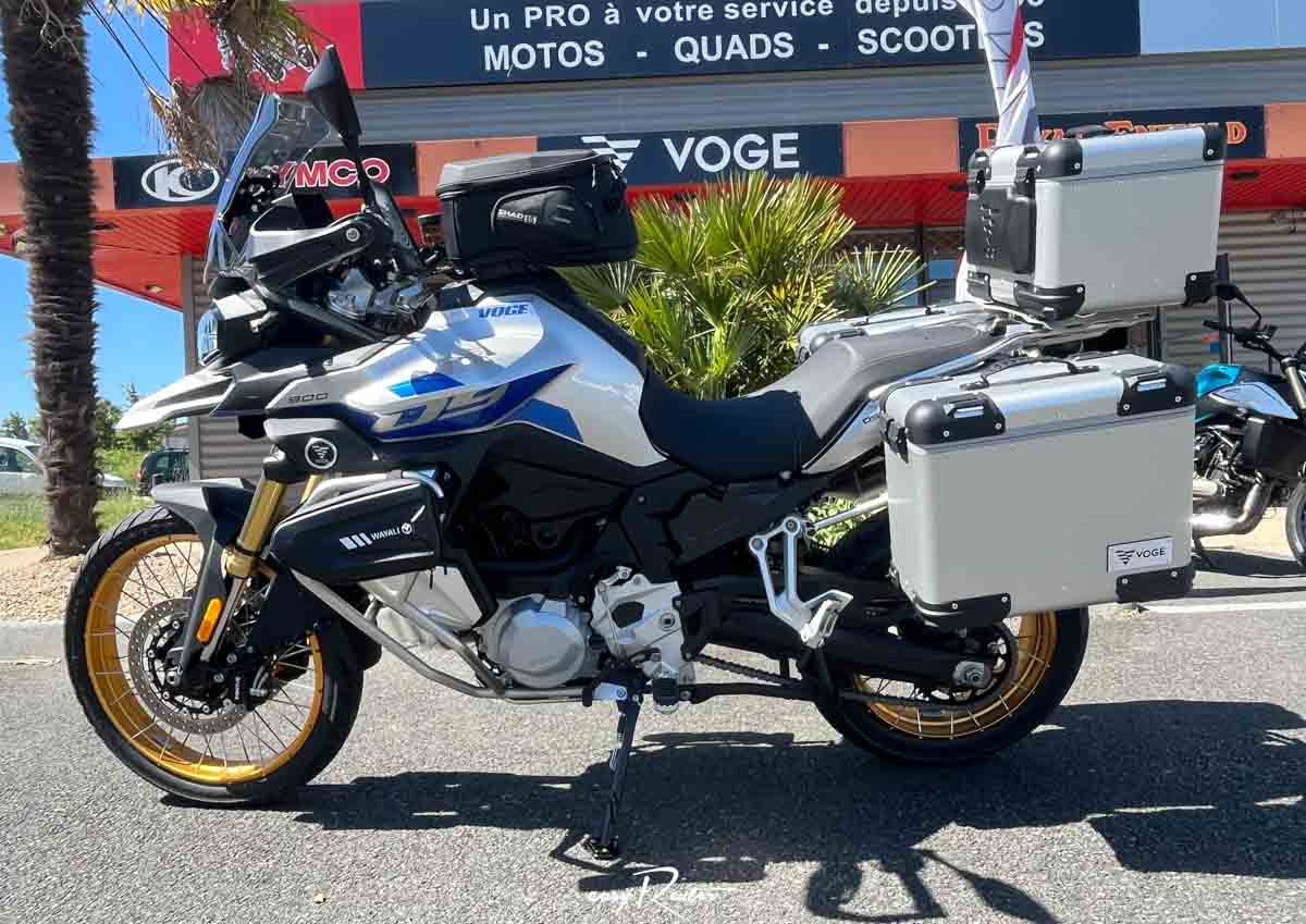 location moto Vannes Voge 900 DSX 1