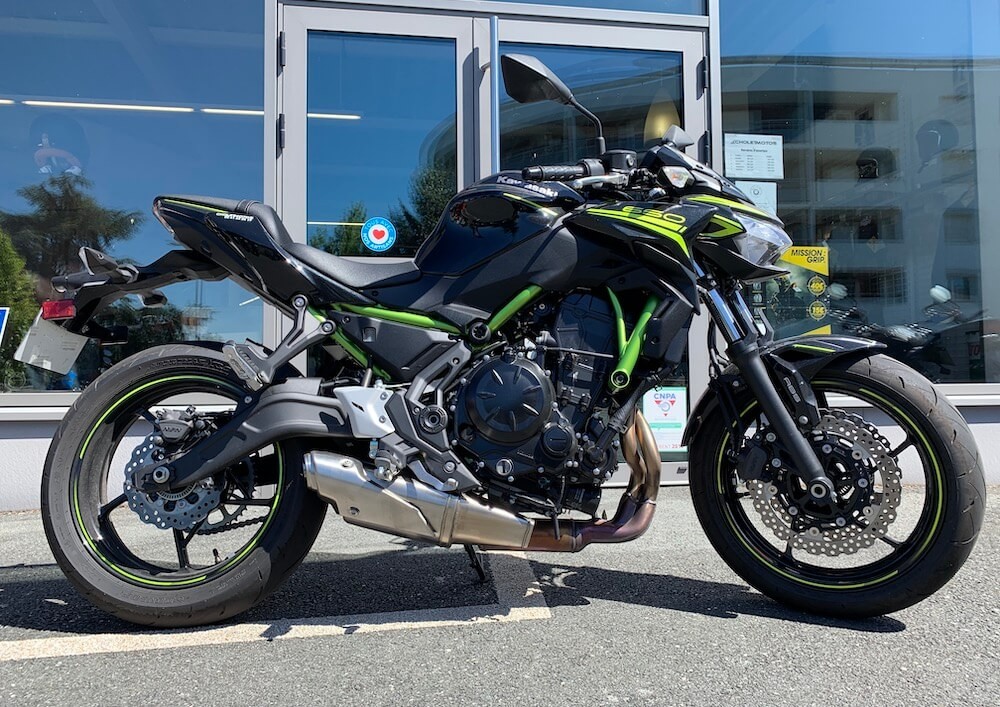 location moto cholet Kawasaki Z 650 1