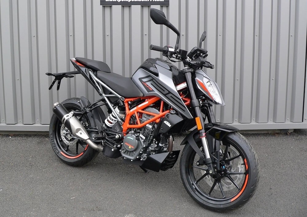 Location moto Pau KTM 790 Duke L 1