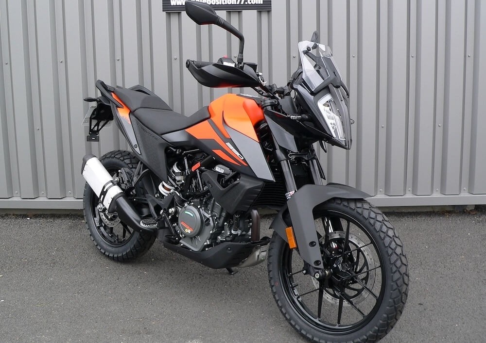 Location moto Pau KTM 790 Duke L 1