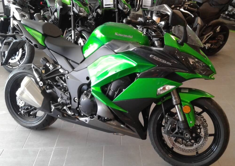 Location moto Annecy Kawasaki Z 900 RS 4