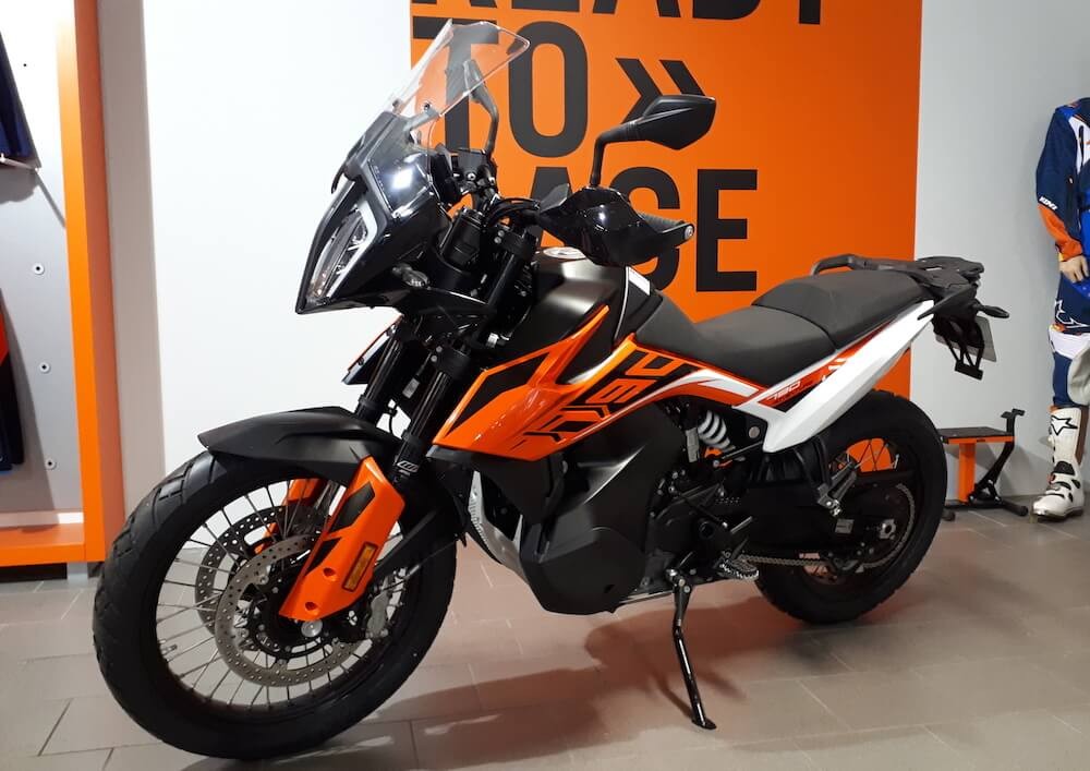 Location moto Annecy Kawasaki Z 900 RS 4