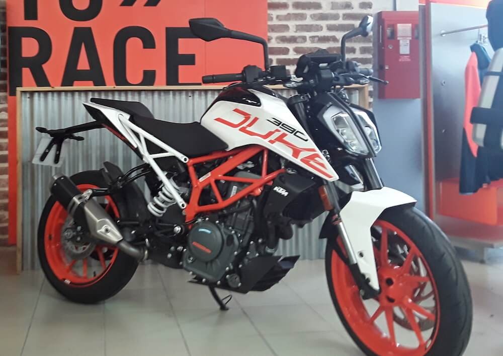 Location moto Les Sables-d'Olonne KTM 390 Duke 3