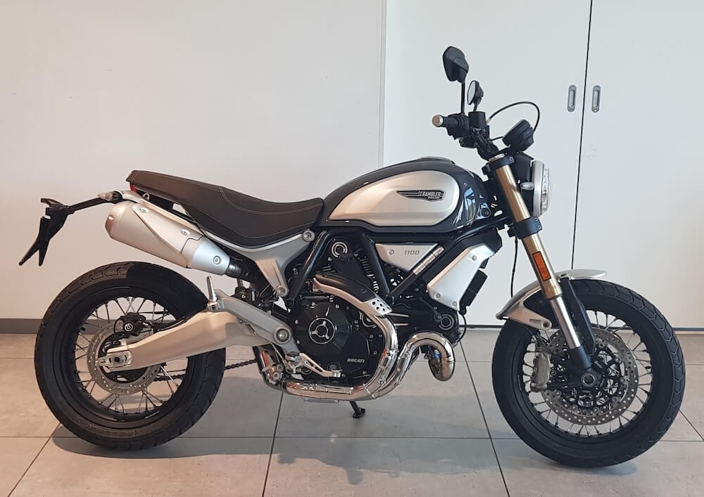 Location moto Pau KTM 790 Duke L 1