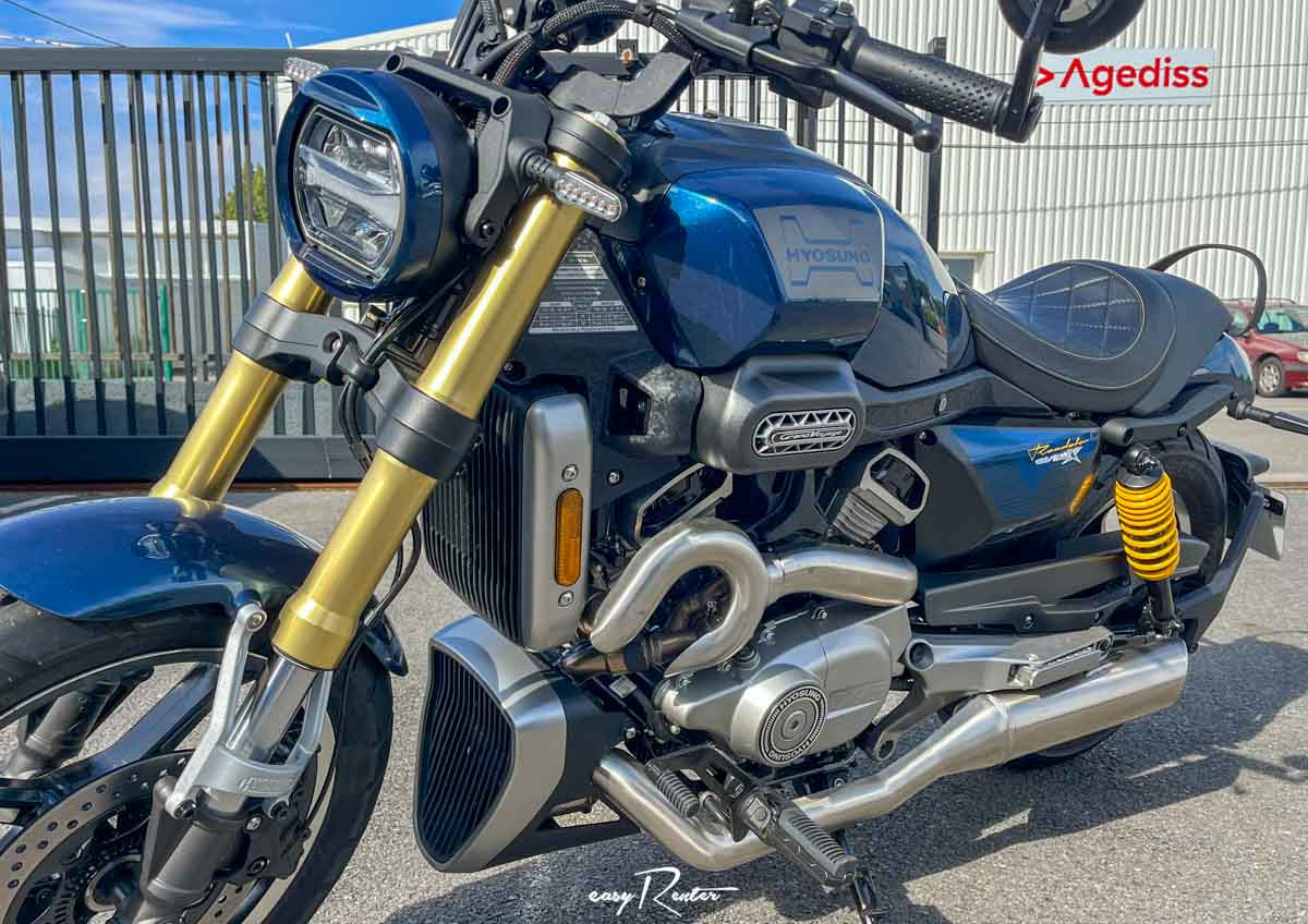 location moto Vannes Hyosung Bobber GV125 X 1