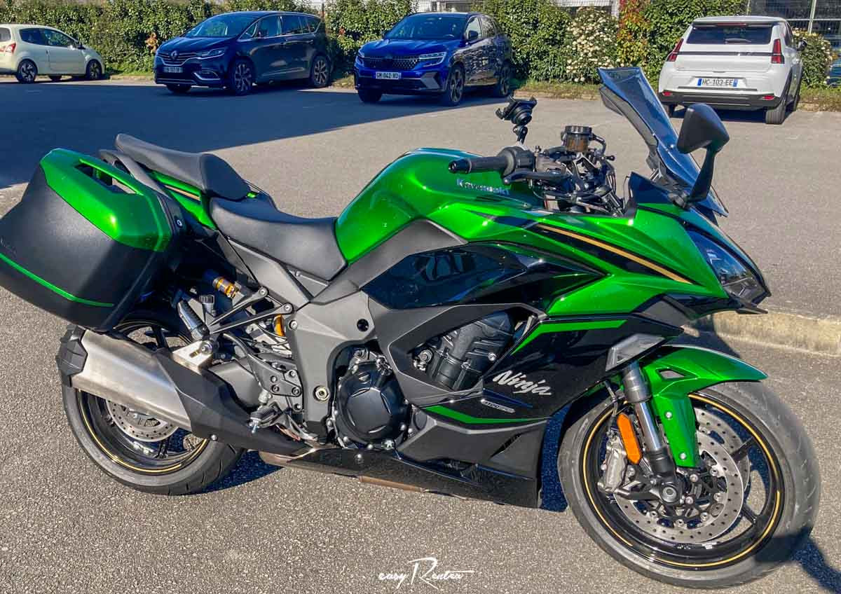 location moto Vannes Kawasaki Ninja 1100 SX SE 1