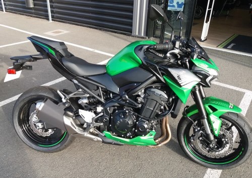 location moto Le Mans Kawasaki Z 650 1