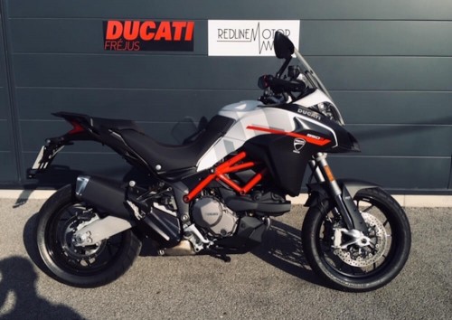 Location moto Pau KTM 790 Duke L 1