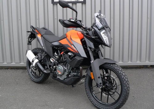 Location moto Pau KTM 790 Duke L 1