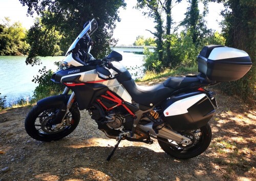 Location moto Pau KTM 790 Duke L 1