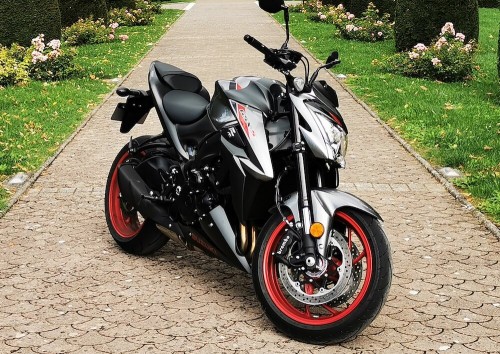 Location moto Pau KTM 790 Duke L 1