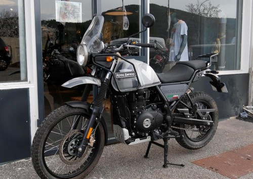 location moto Pau Royal Enfield 650 Interceptor 1