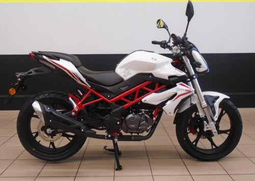 Location moto Valence Benelli BN 125 1