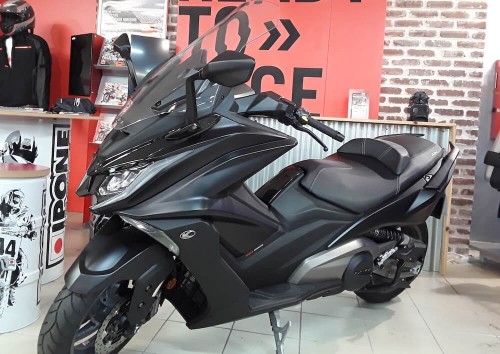 Location scooter Les Sables-d'Olonne Kymco AK 550 2