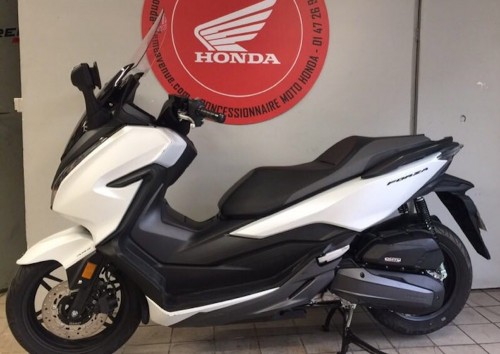 location scooter Villejuif Honda Forza 125 7785