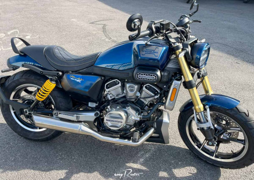 location moto Vannes Hyosung GV 125 X 1