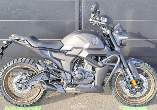 location moto Vannes Zontes 125 Scrambler X 1