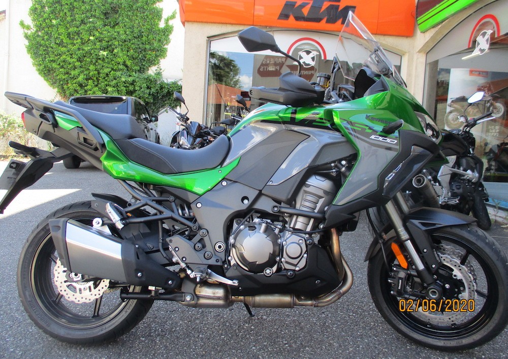 Location moto Laval Ducati 400 Scrambler 1