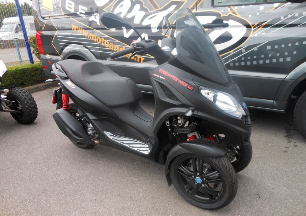 Location moto Laval Yamaha MT07 1