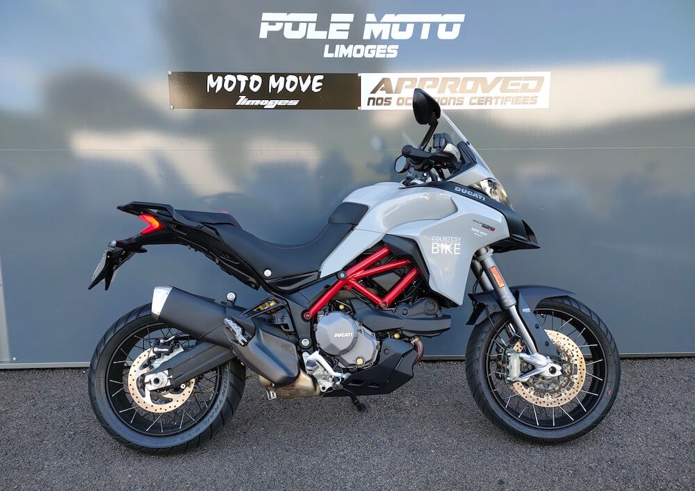 Location moto Laval Yamaha MT07 1