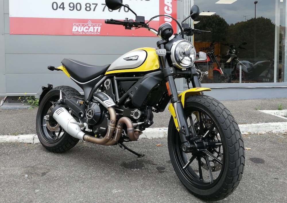 Location moto Laval Ducati 400 Scrambler 1