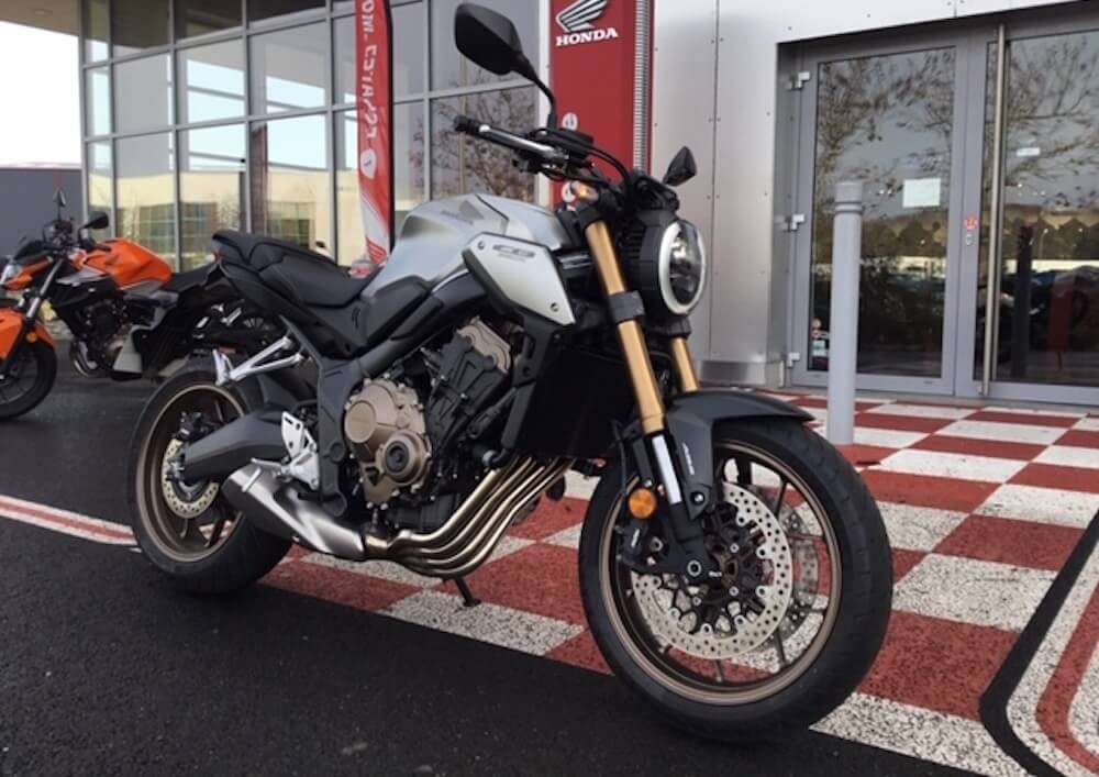 Location moto Saint-Lô Triumph Bonneville 1