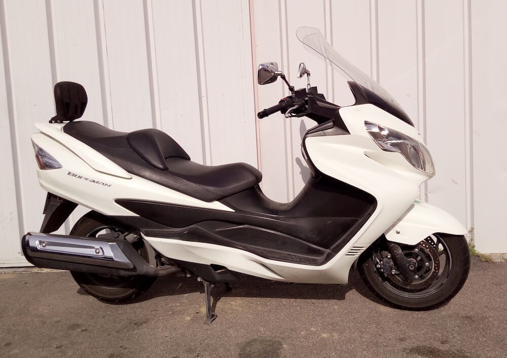 Location scooter Le Mans PIAGGIO 125 XEVO 1