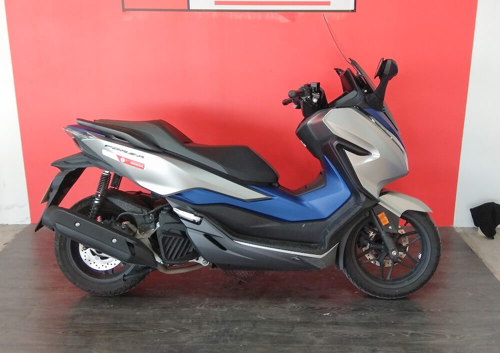 Location moto Saint-Lô Triumph Bonneville 1