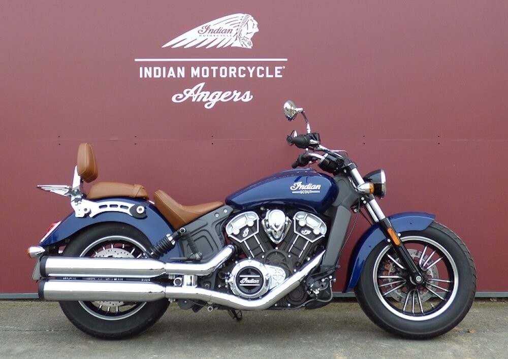 Location moto Laval Ducati 400 Scrambler 1