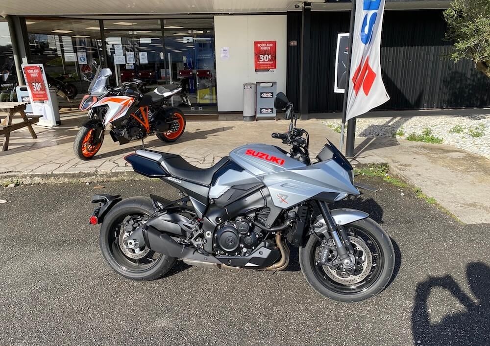 location moto angouleme Suzuki 650 SV ABS 2