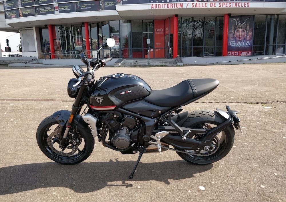 Location moto Laval Yamaha MT07 1