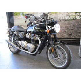 motorcycle rental Triumph Thruxton 1200