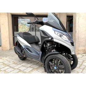motorcycle rental Piaggio MP3 300 HPE