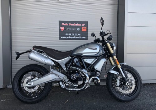 Location moto Laval Ducati 400 Scrambler 1