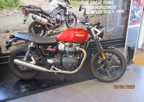 Location moto Laval Yamaha MT07 1