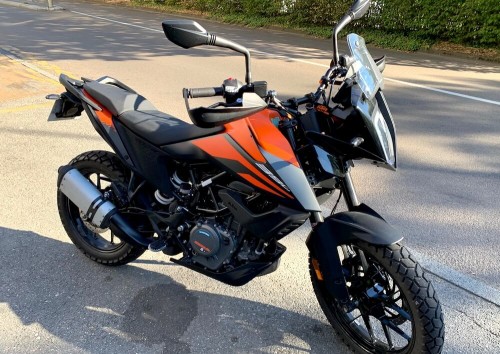 Location moto Laval Ducati 400 Scrambler 1