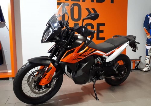 Location moto Laval Yamaha MT07 1