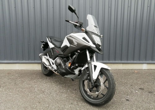 Location moto Laval Ducati 400 Scrambler 1