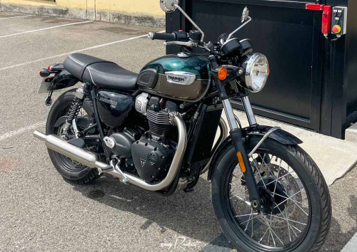 Location moto Saint-Lô Triumph Bonneville 1