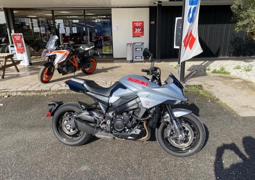 location moto angouleme Suzuki 650 SV ABS 2
