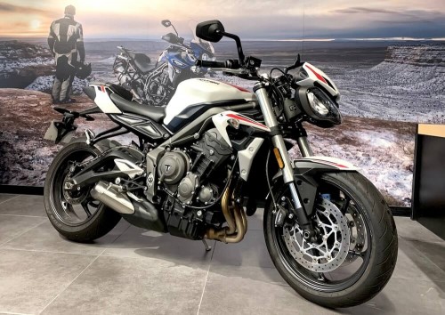 Location moto Rouen Triumph 800 tiger XR 1